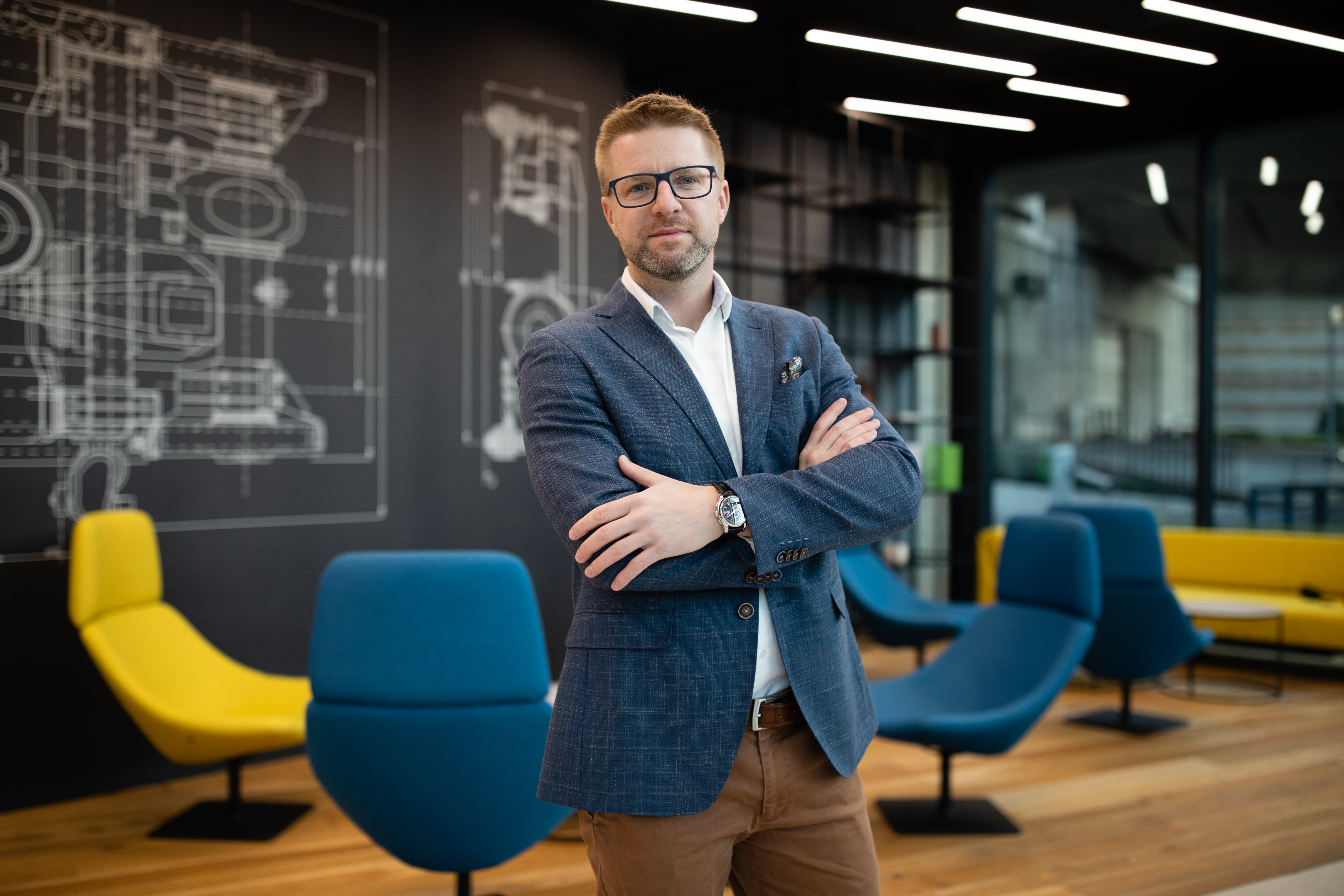 Picture illustrates a lawyer specializing in cross-border litigation management.